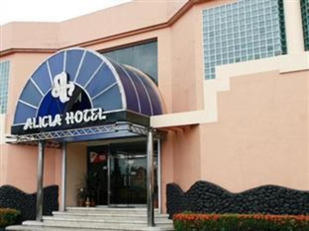 Alicia Hotel & Restaurant Legazpi Extérieur photo